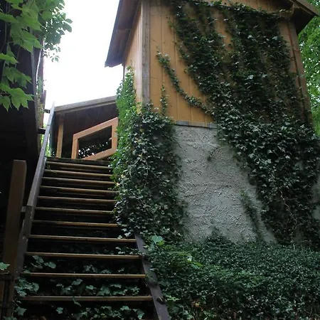 House Krkavec *